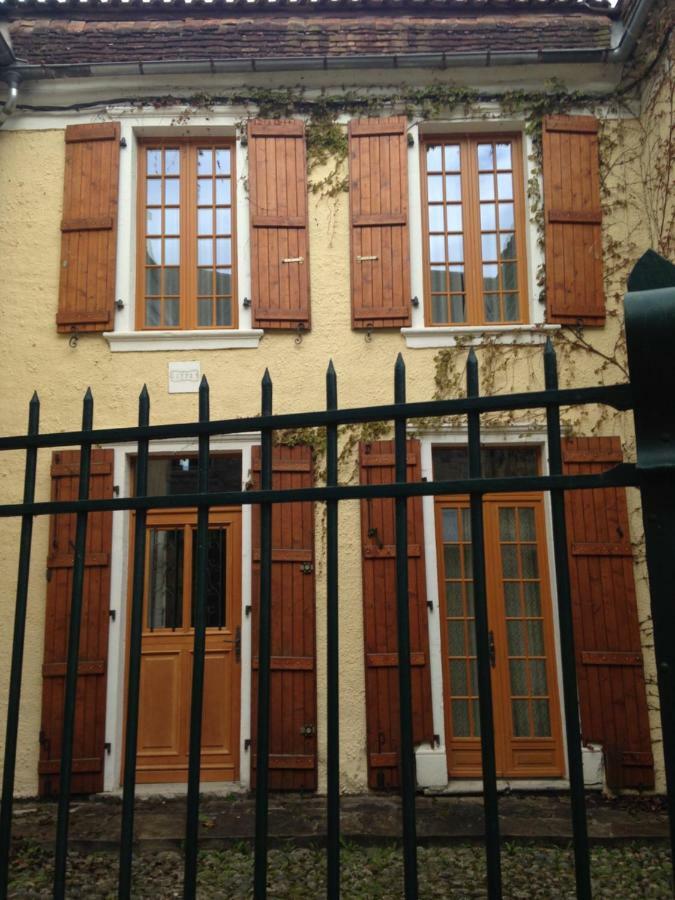 Вілла Le Pelerine Sauveterre-de-Bearn Екстер'єр фото